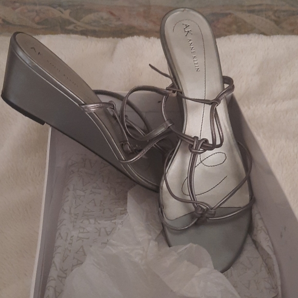 Shoes - Picture 3 of 3